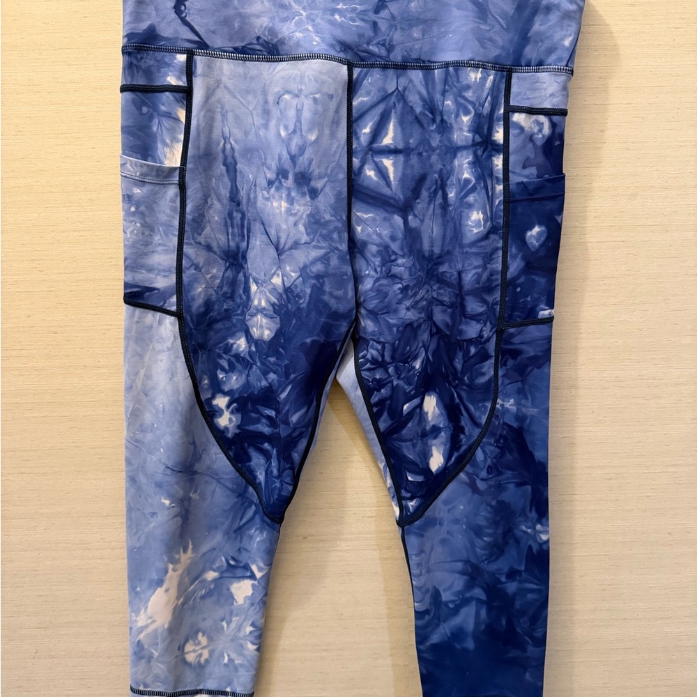 ZYIA Blue & Light Blue Tie-Dye Leggings with Side Pockets